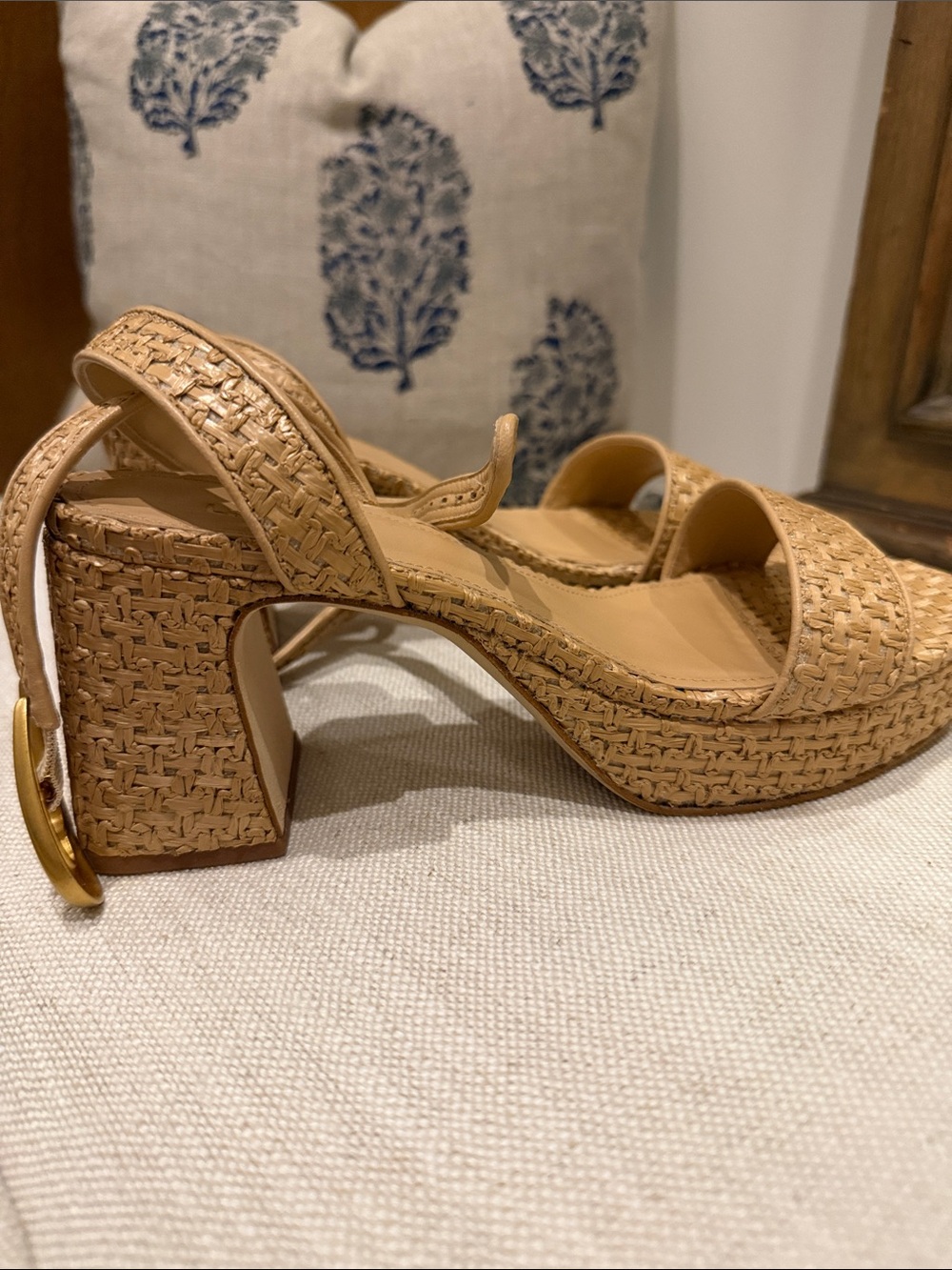 Larroude Dolly,low heel Platform Sandal, satin Gold Buckle, Natural Beige Raffia